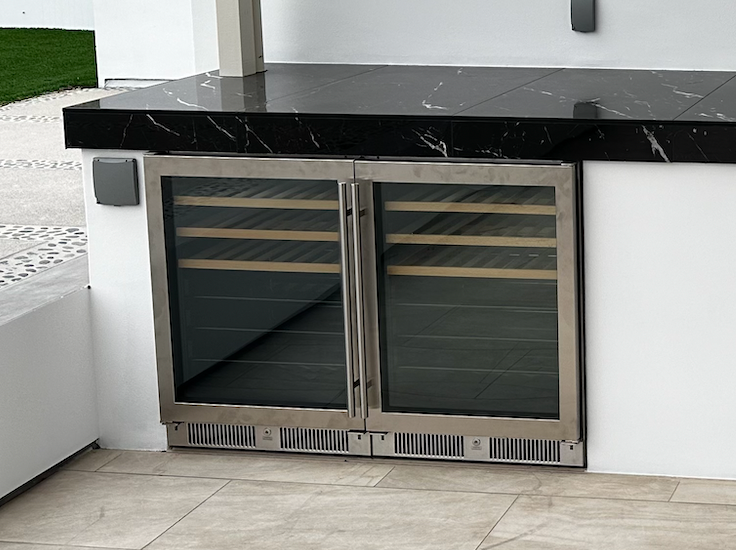 Blaze 24-Inch 5.5 Cu. Ft. Outdoor Rated Beverage Cooler