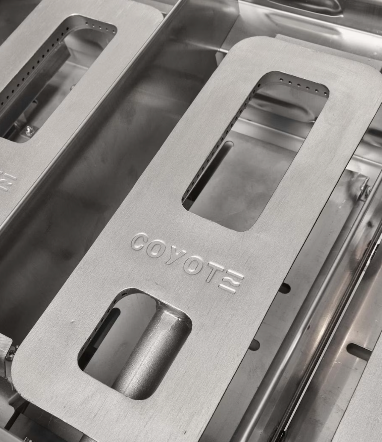 Coyote CL-Series 36-in 4-Burner Built-In Grill w/ Lift-Assist Hood & Safety Valve - C3CL36