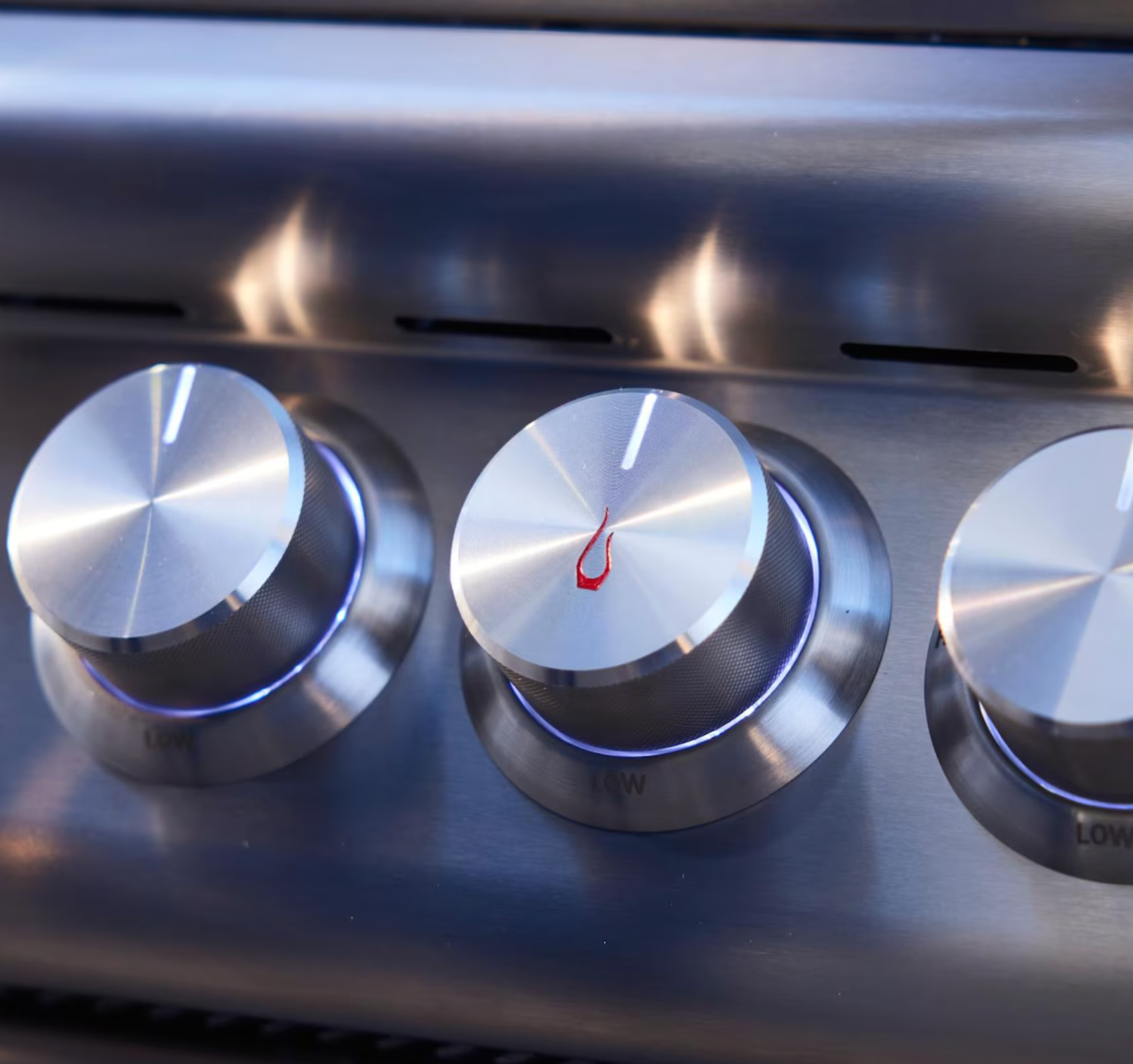 Blaze LTE+ Marine Grade 32" 4-Burner Built-In w/ Lift-Assist Hood & Rear Infrared Burner